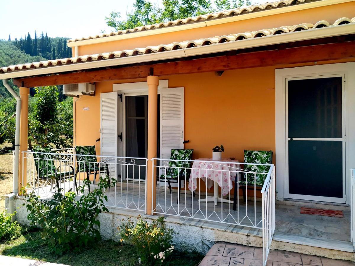 Family Holiday Apartment With Garden & Bbq Velonádes Dış mekan fotoğraf