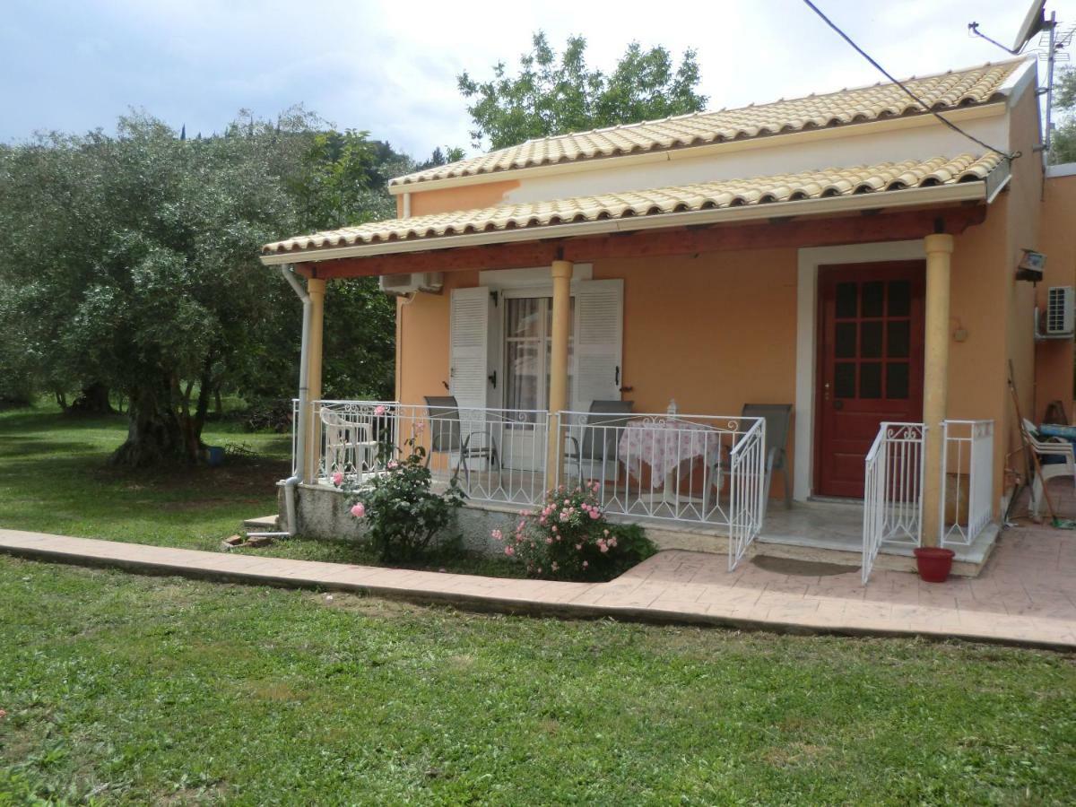 Family Holiday Apartment With Garden & Bbq Velonádes Dış mekan fotoğraf