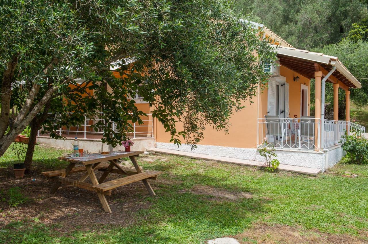 Family Holiday Apartment With Garden & Bbq Velonádes Dış mekan fotoğraf