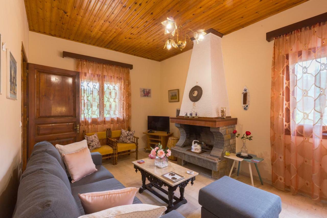 Family Holiday Apartment With Garden & Bbq Velonádes Dış mekan fotoğraf