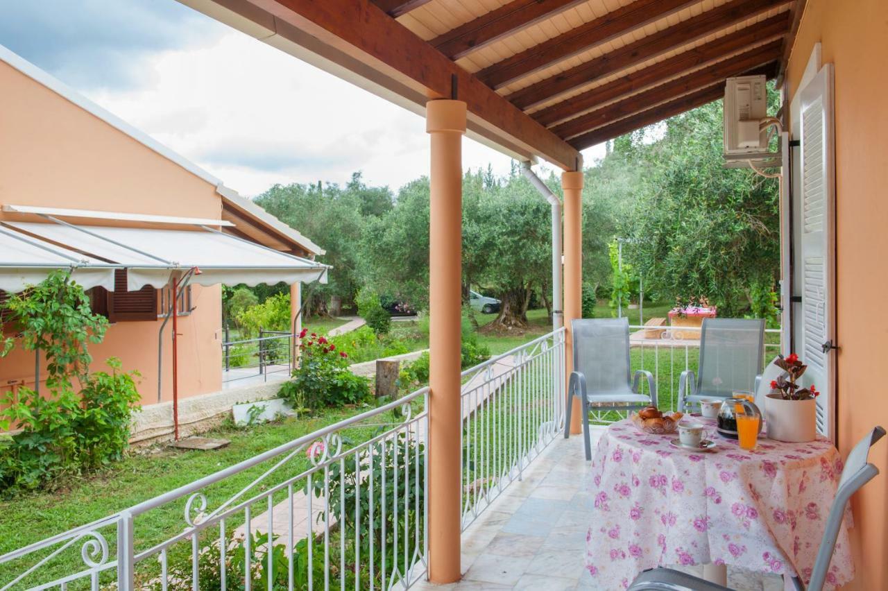 Family Holiday Apartment With Garden & Bbq Velonádes Dış mekan fotoğraf