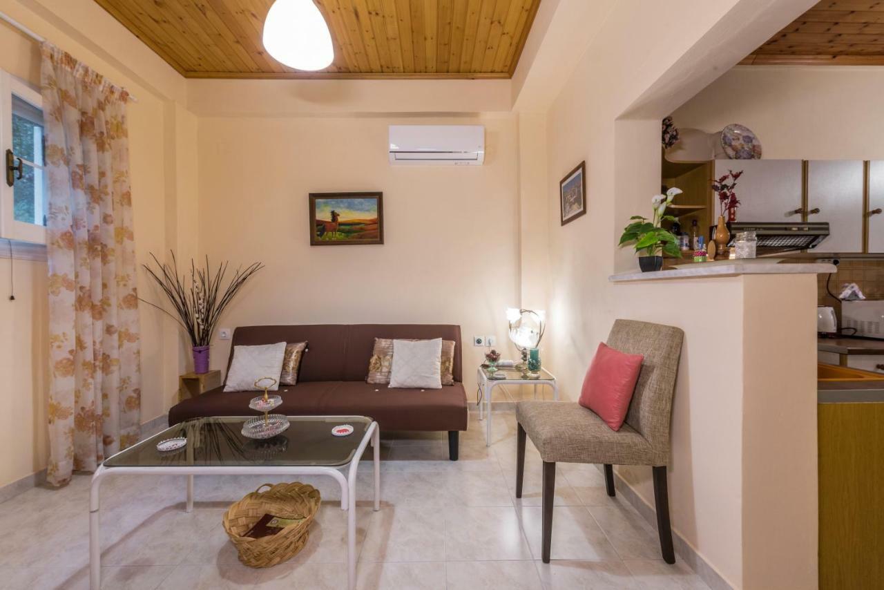 Family Holiday Apartment With Garden & Bbq Velonádes Dış mekan fotoğraf