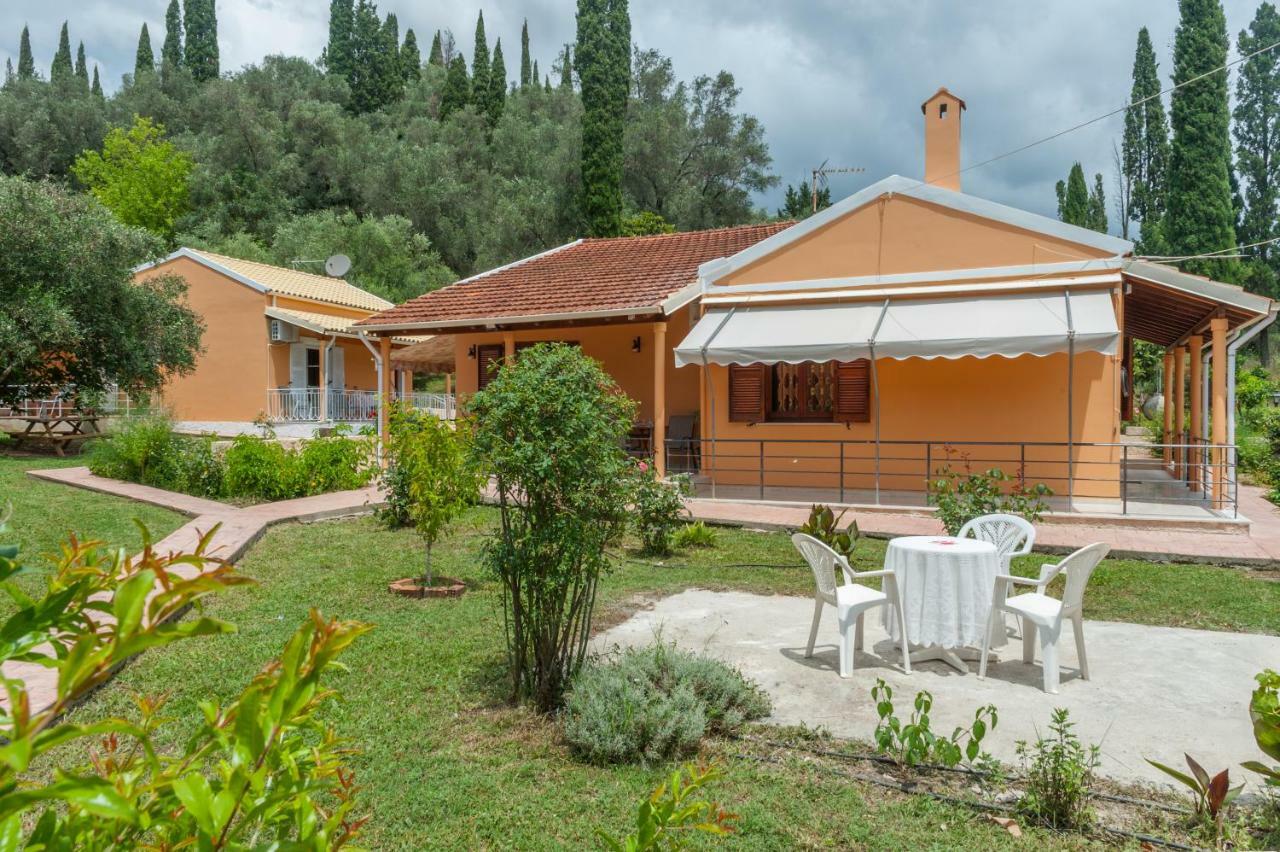 Family Holiday Apartment With Garden & Bbq Velonádes Dış mekan fotoğraf