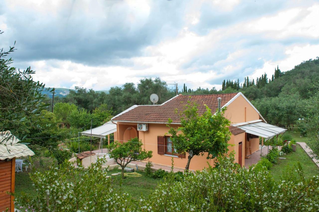 Family Holiday Apartment With Garden & Bbq Velonádes Dış mekan fotoğraf