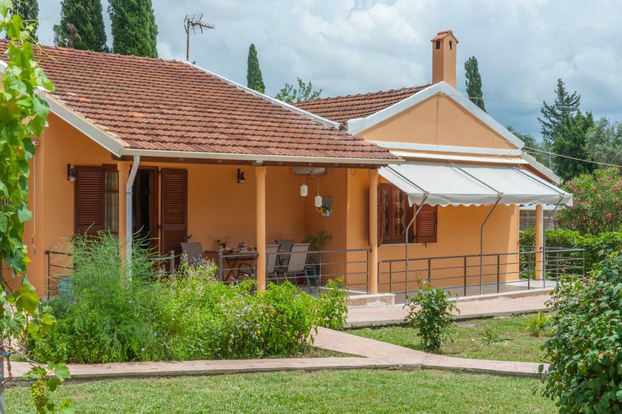 Family Holiday Apartment With Garden & Bbq Velonádes Dış mekan fotoğraf
