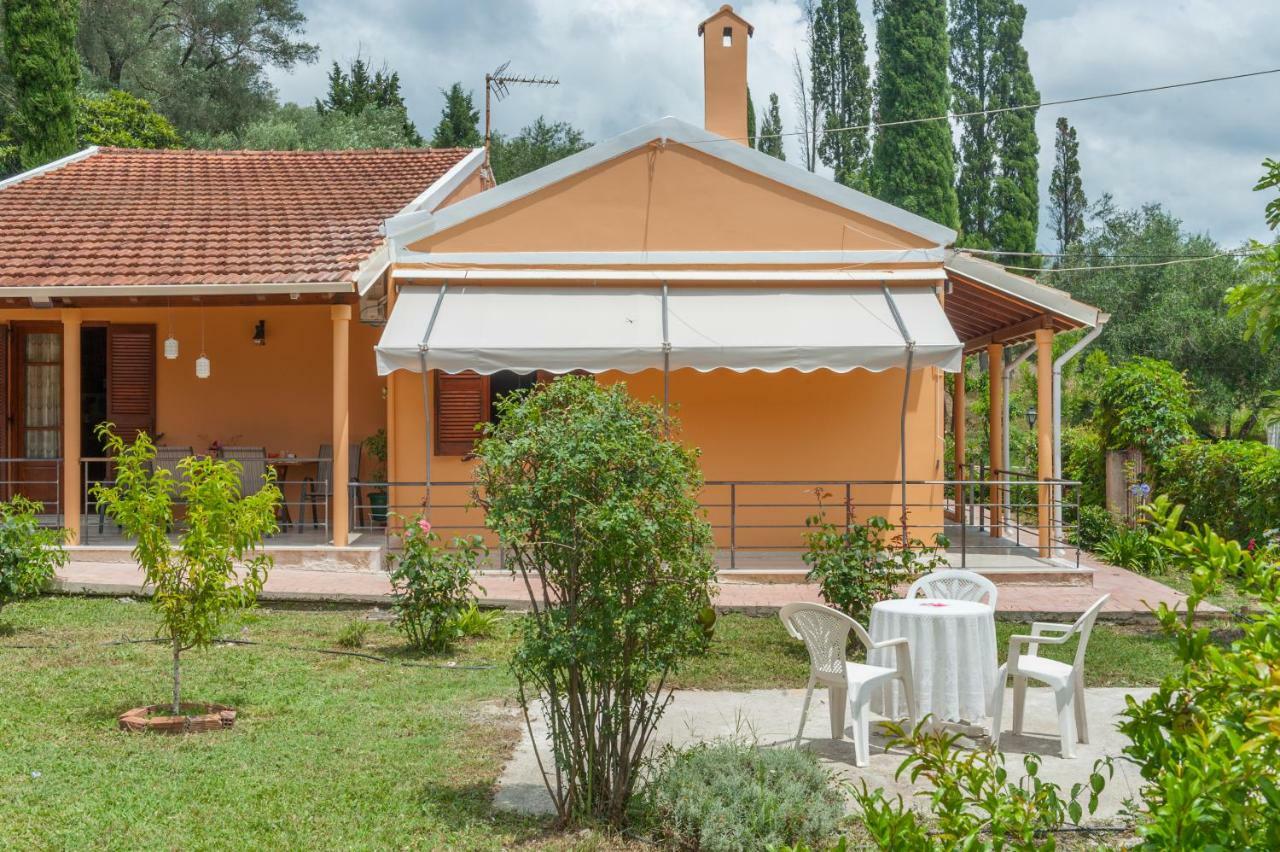 Family Holiday Apartment With Garden & Bbq Velonádes Dış mekan fotoğraf